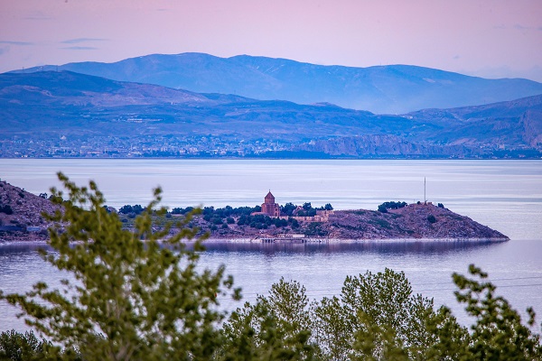 Foto - Akdamar Adası ile Van Kalesi aynı karede 