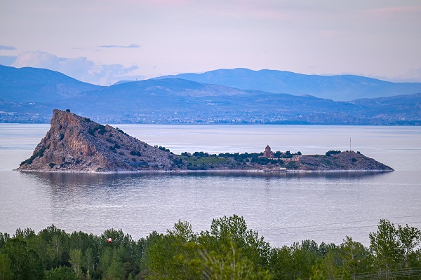 Foto - Akdamar Adası ile Van Kalesi aynı karede 