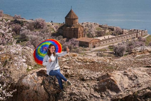 Foto - Akdamar Adası'na ziyaretçi akını