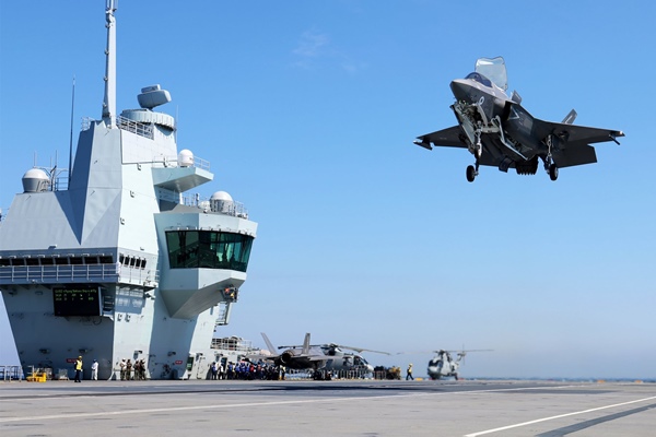 Foto - Akdeniz'e çakılan F-35 savaş uçağına operasyon