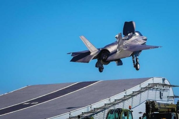 Akdeniz'e çakılan F-35 savaş uçağına operasyon