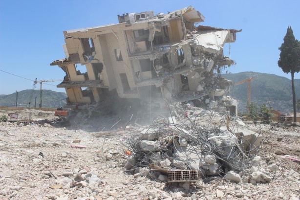 Foto - Akıl almaz test! Canlı insanla kabinin sağlamlığı test edildi