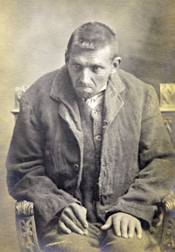 Foto - Akıl hastanesinden kan donduran kareler