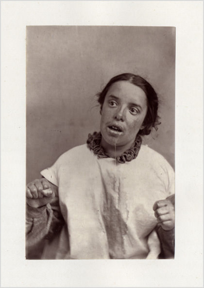 Akıl hastanesinden kan donduran kareler