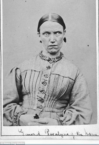 Foto - Akıl hastanesinden kan donduran kareler