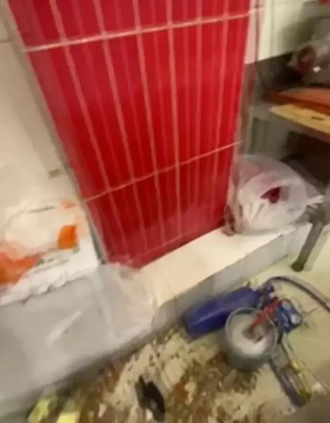 Foto - Akılalmaz soygun! Döviz bürosunun kasasına böyle ulaşmaya çalıştılar