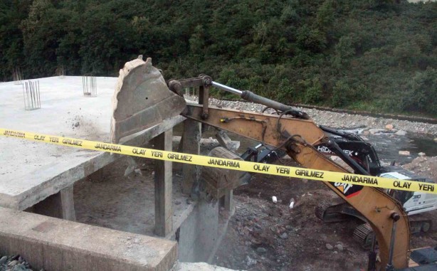 Akıllanmadılar! Jet hızıyla yıkım kararı geldi