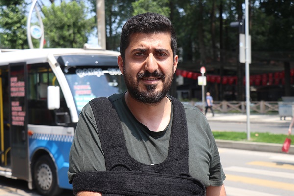 Foto - Akıllara durgunluk veren kaza! Karayolunda teknenin altında kaldı