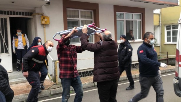 Foto - Akıllara durgunluk veren olay! Demir merdiven kafasına saplandı