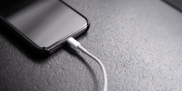 Foto - Akıllı cep telefonunuzu şarj edeceğiz derken pilini öldürmeyin! İşte telefon şarj ederken dikkat edilmesi gerekenler