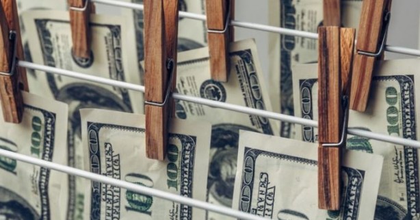 Foto - Akıllı telefon devine ağır suçlama