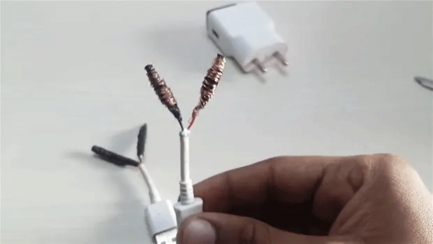 Foto - Akıllı telefon kullananlar dikkat! Evde kablosuz şarj böyle yapılır