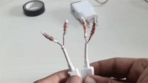 Foto - Akıllı telefon kullananlar dikkat! Evde kablosuz şarj böyle yapılır