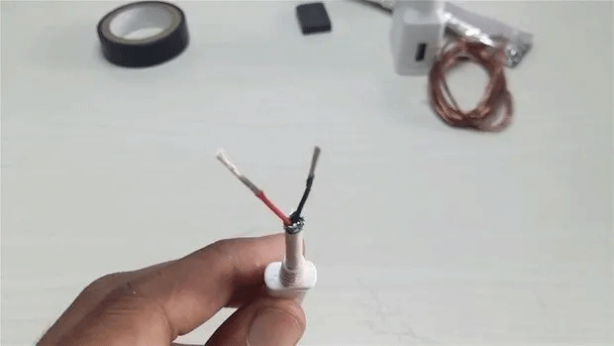 Foto - Akıllı telefon kullananlar dikkat! Evde kablosuz şarj böyle yapılır