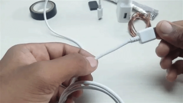 Foto - Akıllı telefon kullananlar dikkat! Evde kablosuz şarj böyle yapılır