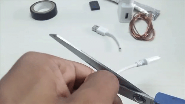 Foto - Akıllı telefon kullananlar dikkat! Evde kablosuz şarj böyle yapılır