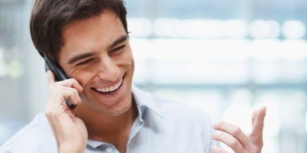 Foto - Telefon kullanırken bunu yapmazsanız...