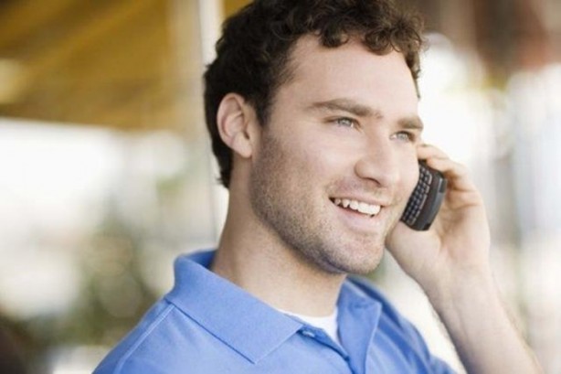 Foto - Telefon kullanırken bunu yapmazsanız...