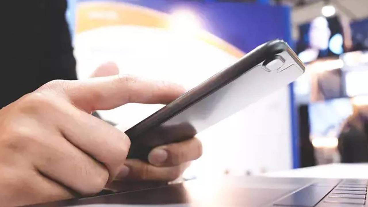 Foto - Akıllı telefonlara büyük şok! iPhone ve Samsung’a dev zam kapıda!