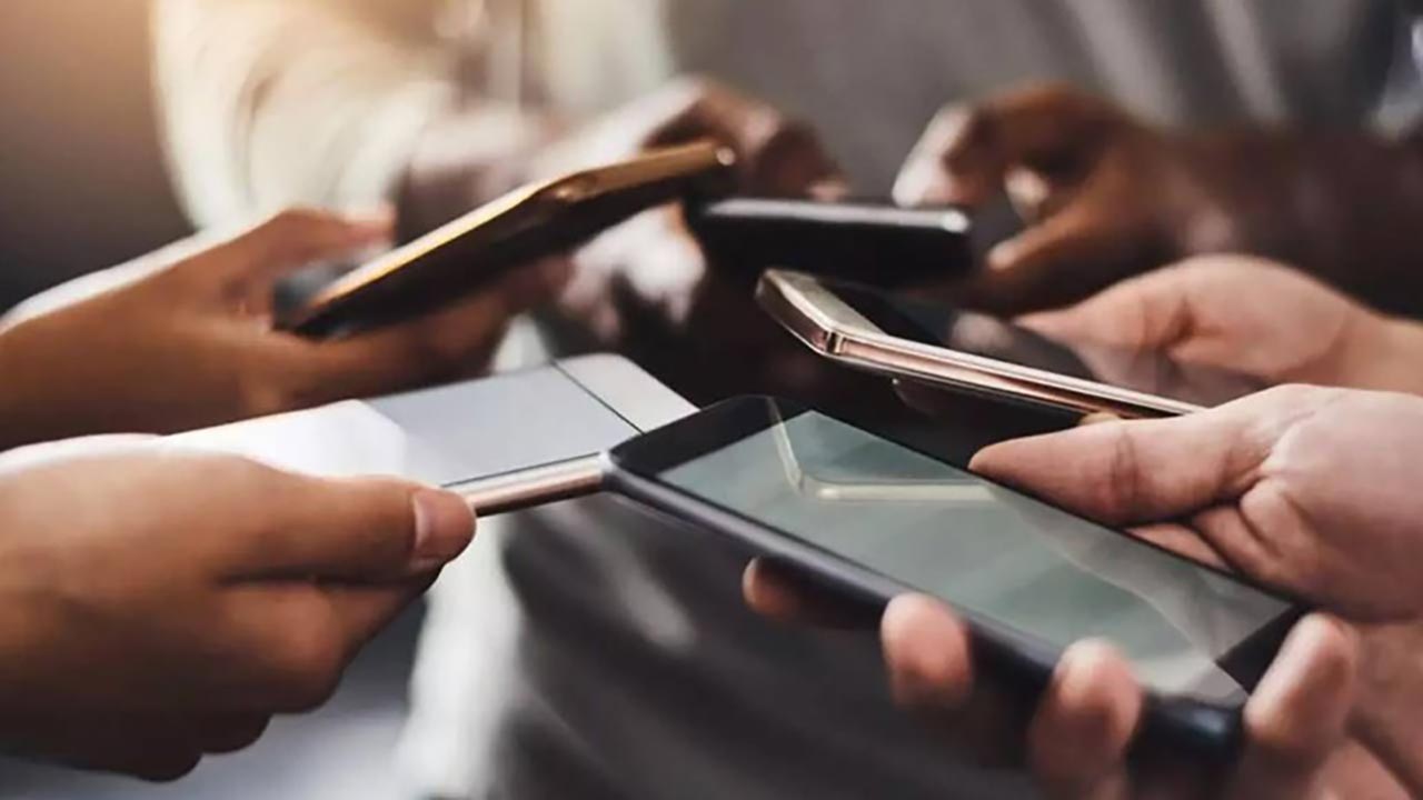 Foto - Akıllı telefonlara büyük şok! iPhone ve Samsung’a dev zam kapıda!