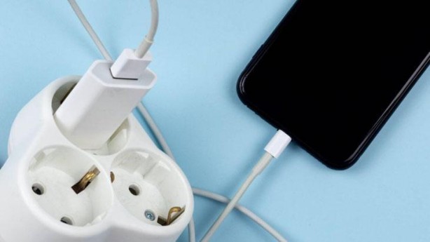 Foto - Akıllı telefonu şarj ederken bunu yapın! Pil süresi 2 kat fazla dayanıyor