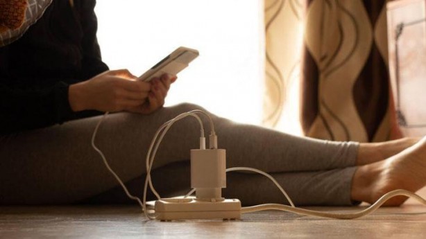 Foto - Akıllı telefonu şarj ederken bunu yapın! Pil süresi 2 kat fazla dayanıyor