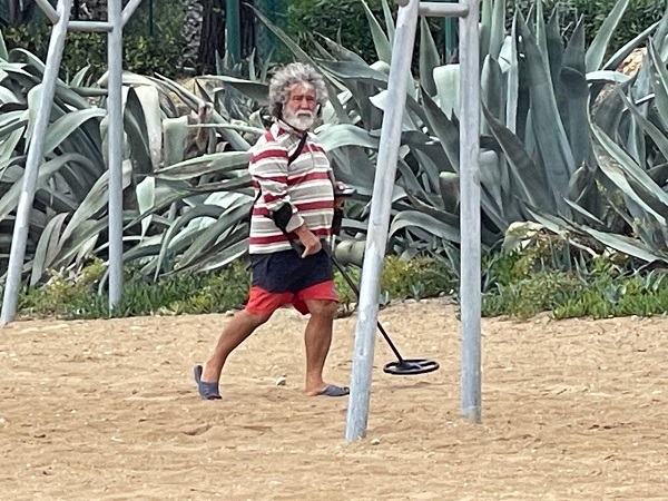 Foto - Akın akın gidiyorlar! O plaj define avcıların hedefi oldu