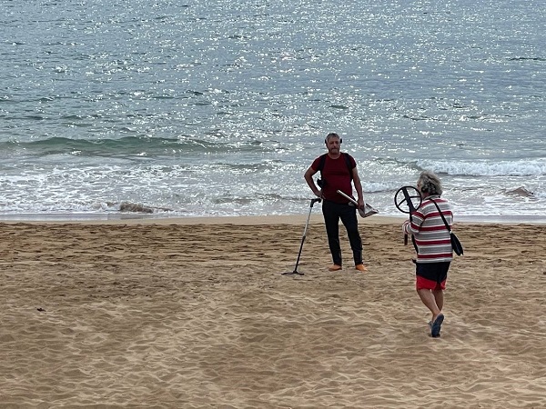 Foto - Akın akın gidiyorlar! O plaj define avcıların hedefi oldu