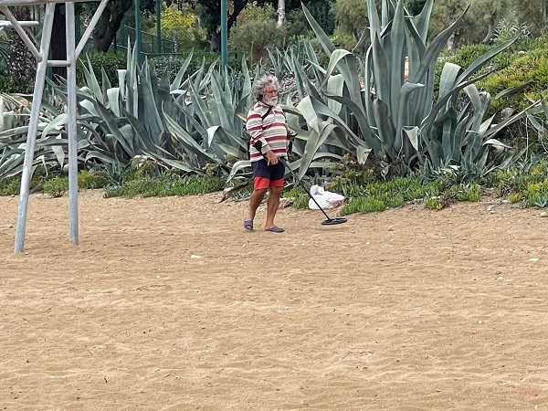 Foto - Akın akın gidiyorlar! O plaj define avcıların hedefi oldu