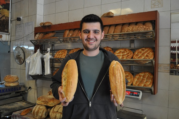 Foto - Akın akın müşteri gidiyor! Bu fırında poşet getirene ekmek indirimli