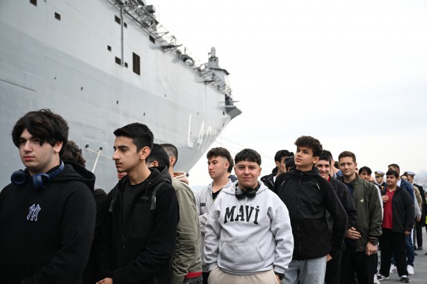 Foto - Akın akın TCG Anadolu’ya… Herkes şaşkın! Duyan, oraya akın ediyor: Müthiş gelişmeyi duyurdular…