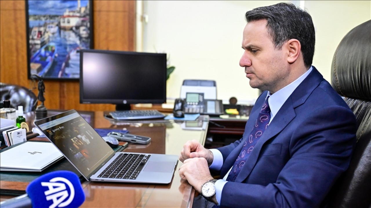 Foto - Akın Gürlek'in evinin önünde neler oluyor: Motosikletli iki kişi o soru sonrası apar topar gözaltına alındı