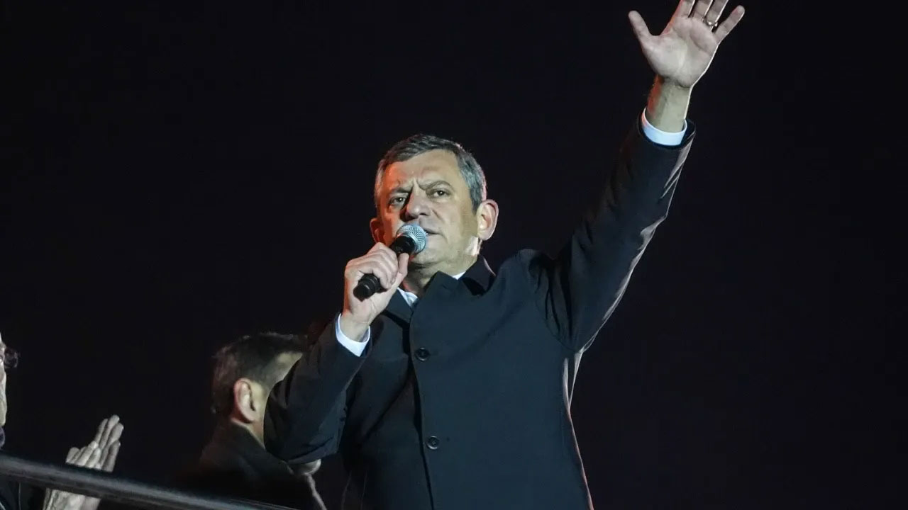 Foto - Akit’e ahlaksız saldırı ilk değil! İşte Akit’e saldıran Özgür Özel’in bozuk sicili