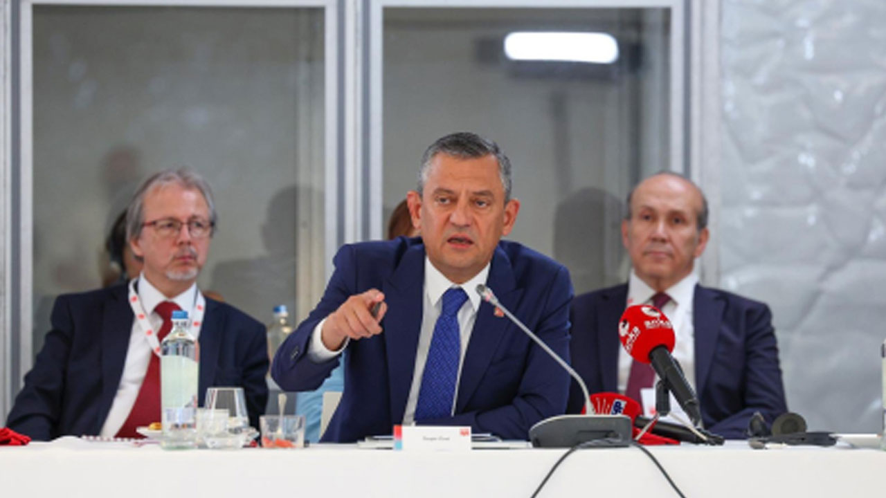 Foto - Akit’e ahlaksız saldırı ilk değil! İşte Akit’e saldıran Özgür Özel’in bozuk sicili