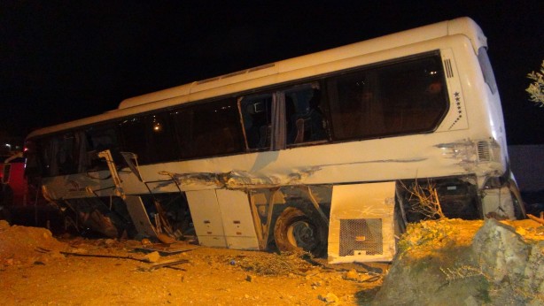 Foto - Akkuyu NGS işçilerini taşıyan otobüs kaza yaptı! Ölü ve yaralılar var