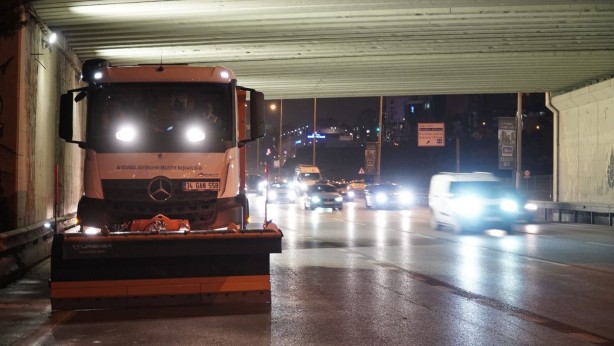 Foto - Beklenen ve özlenen an geldi! AKOM saat verip uyardı! İstanbul’da kar yağışı başlıyor!