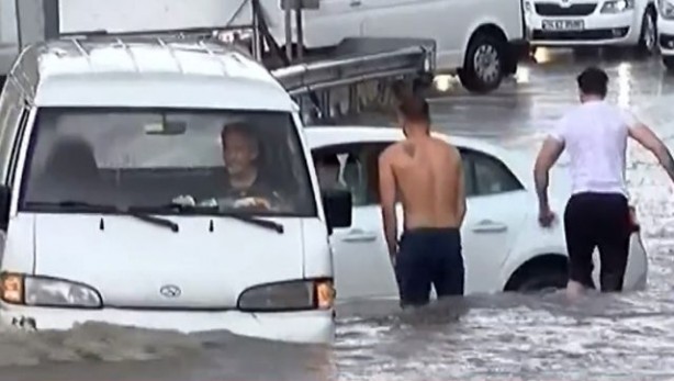 Foto - Sağanak yağışın ardından AKOM'dan beş ilçeye önemli uyarı