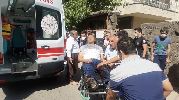 Akrabaların silahlı kavgası caddeyi savaş alanına çevirdi