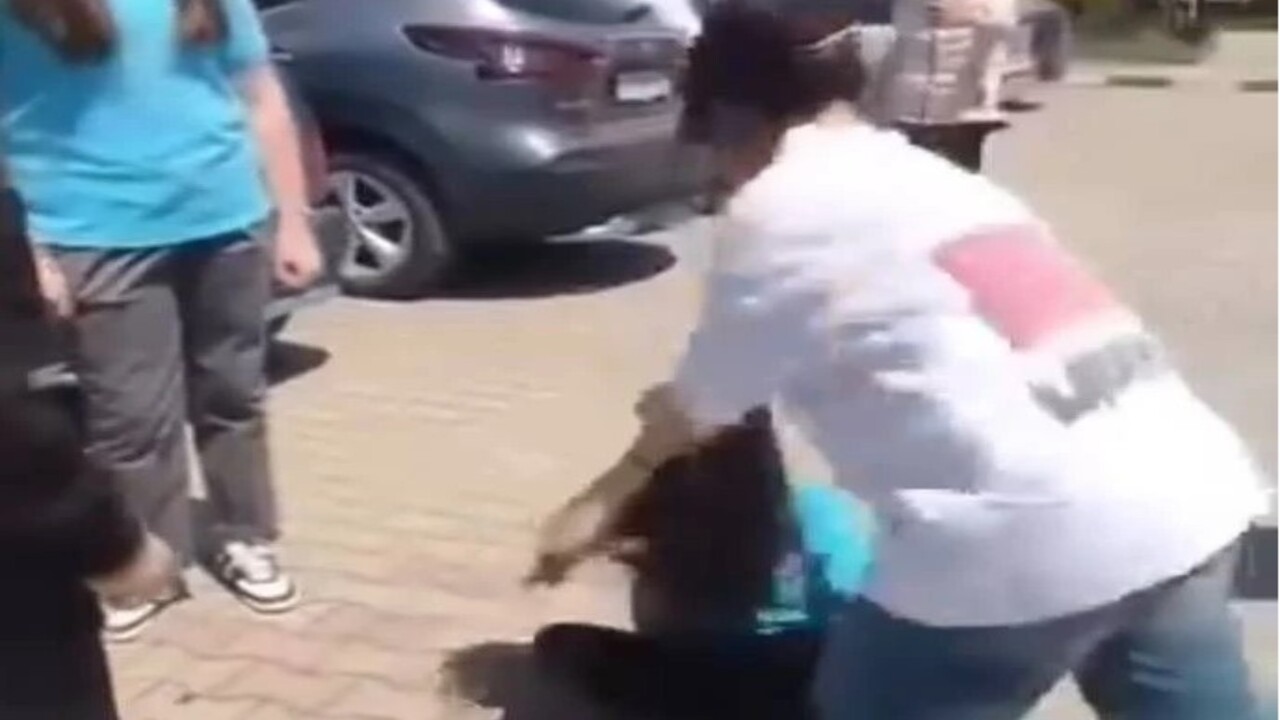 Foto - Akran zorbalığı dehşeti yaşattı! Kız çocuğu dakikalarca dövüldü