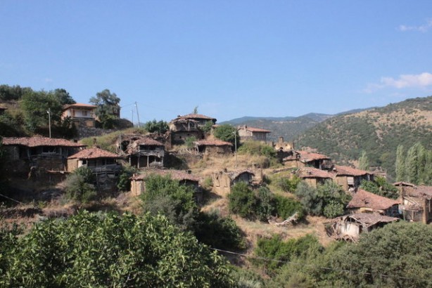 Foto - 'Akşamları cinlerin bastığı köy' deniyordu! Esrarengiz köyün son hali ortaya çıktı