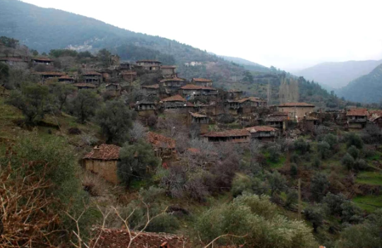Foto - 'Akşamları cinlerin bastığı köy' deniyordu! Esrarengiz köyün son hali ortaya çıktı