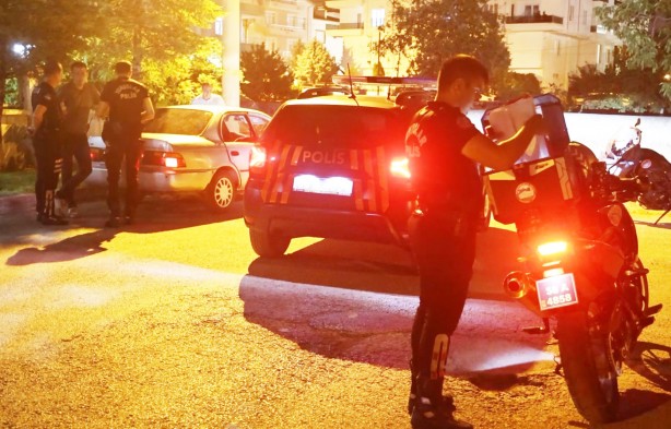 Foto - Aksaray’da film sahnelerini aratmayan polis-şüpheli kovalamacası kamerada