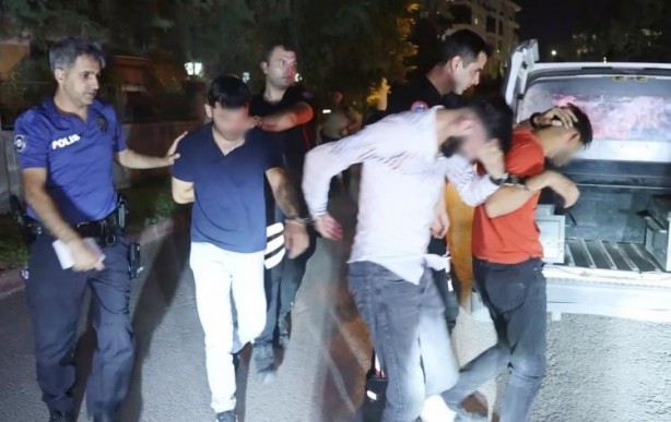 Foto - Aksaray’da film sahnelerini aratmayan polis-şüpheli kovalamacası kamerada