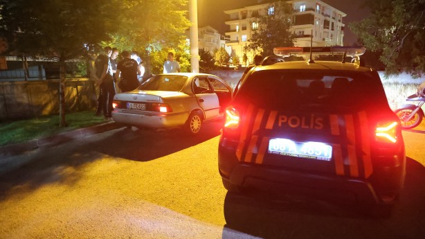 Foto - Aksaray’da film sahnelerini aratmayan polis-şüpheli kovalamacası kamerada