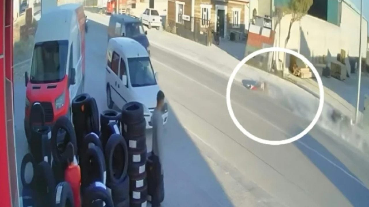 Foto - Aksaray'da korkutan kaza: 14 yaşındaki çocuk ölümden döndü!