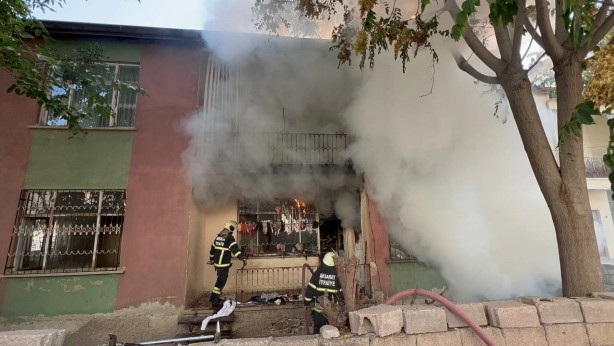 Foto - Aksaray'da yanan evde yürek yakan manzara! Dolaptan öyle bir şey çıktı ki… Allahım bu nasıl acı