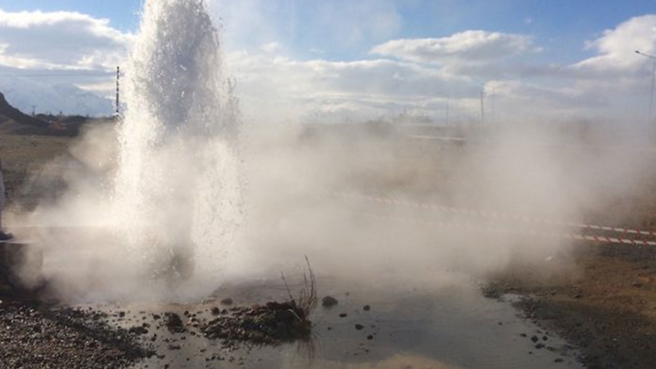 Foto - Aksaray'da yerin 1000 metre altına iniliyor! Petrol gibi çıkabilir! Tüm kent heyecanlı