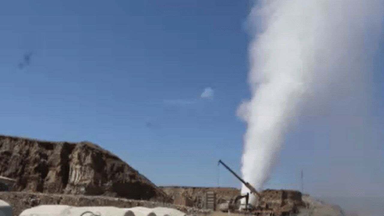 Foto - Aksaray'da yerin 1000 metre altına iniliyor! Petrol gibi çıkabilir! Tüm kent heyecanlı