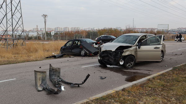 Foto - Aksaray'da zincirleme kaza! Yaralılar var
