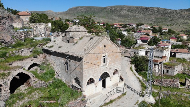 Foto - Aksaray'daki 244 yıllık kiliseden çevrilen cami imam bekliyor